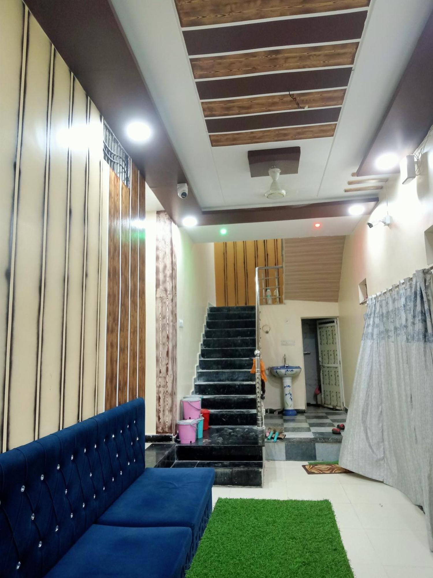 Hardik Palace Ujjain Buitenkant foto